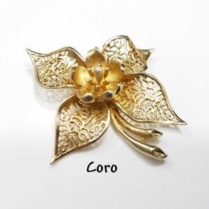 Vintage Coro Gold Plated Filigree Flower Brooch, 1950s Wedding Jewelry